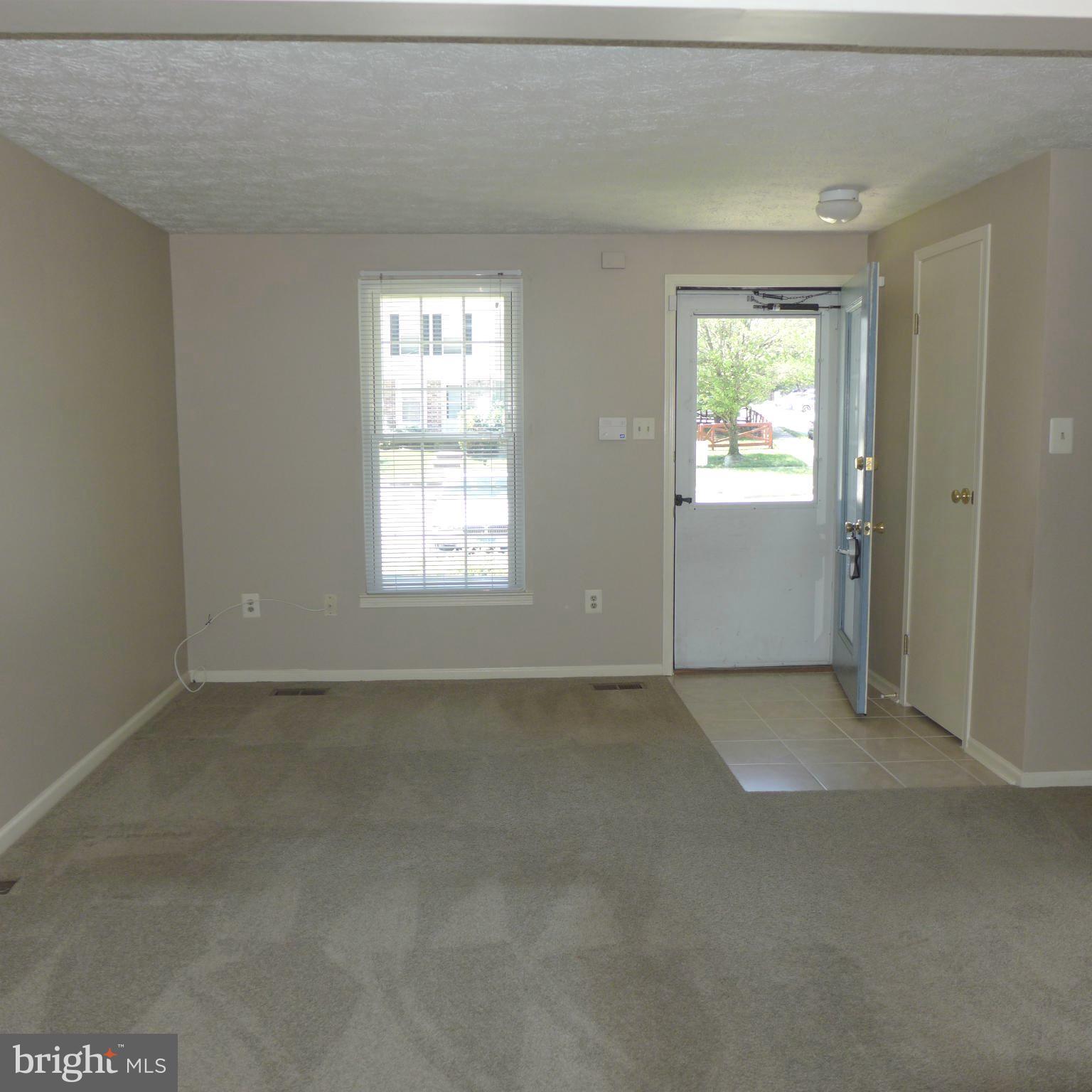 14 Trailwood Road Baltimore, MD 21236 - Photo 5 of 24 Living Room