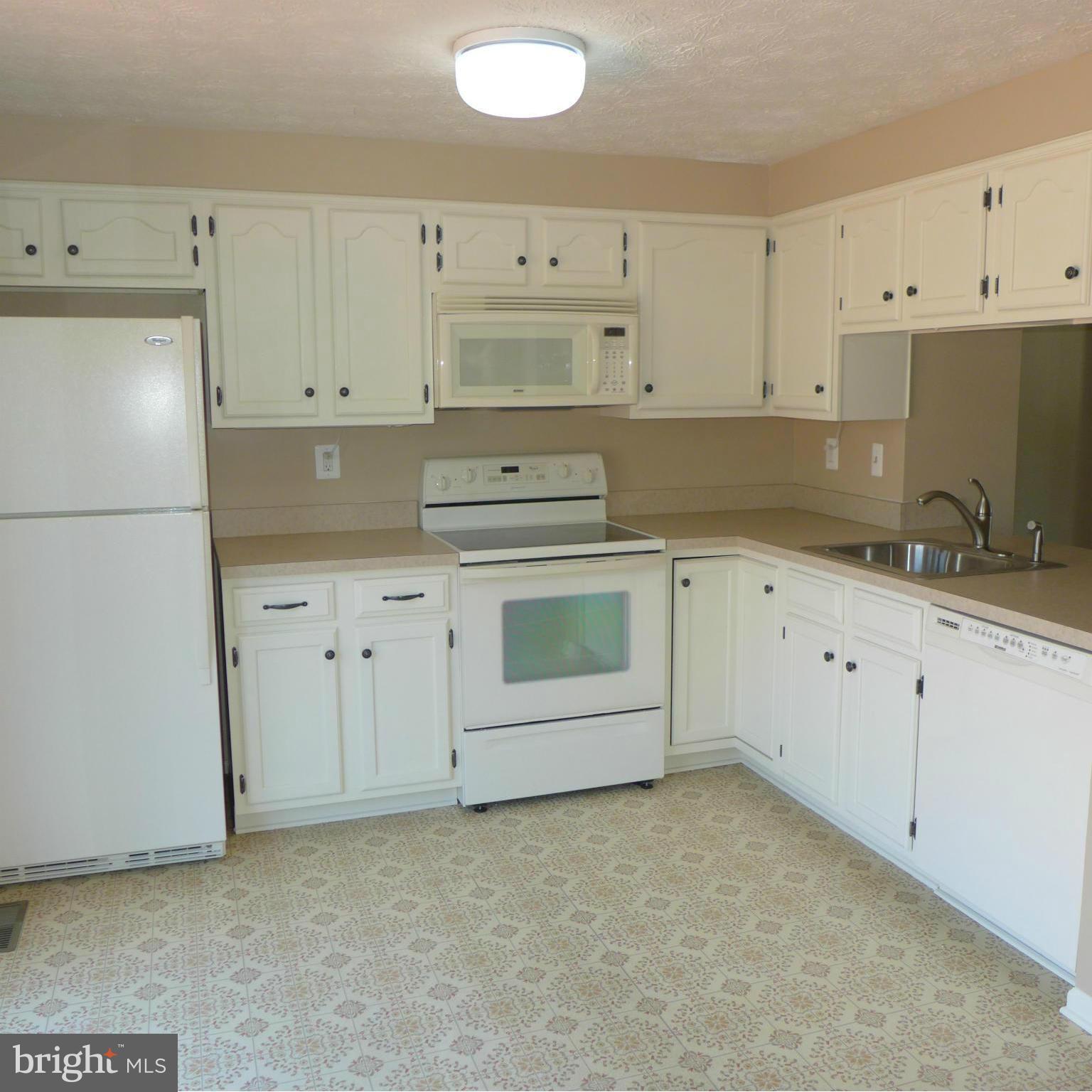 14 Trailwood Road Baltimore, MD 21236 - Photo 6 of 24 Kitchen