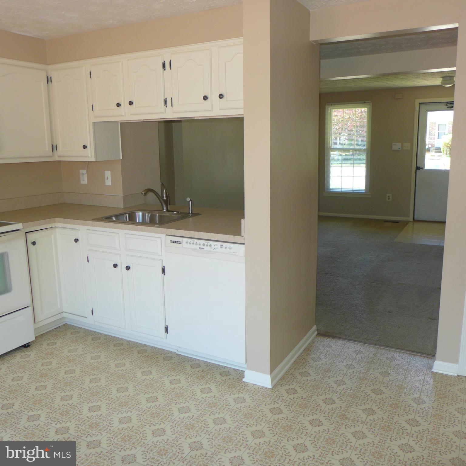 14 Trailwood Road Baltimore, MD 21236 - Photo 8 of 24 Kitchen/Living Room