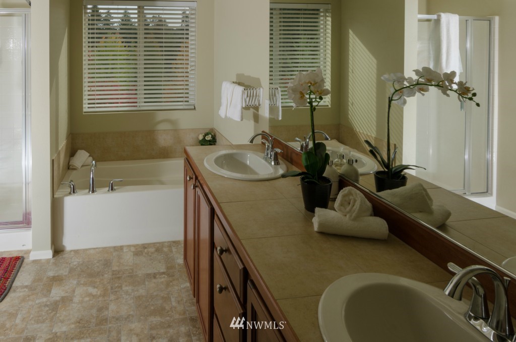 10621 Ross Road, Unit A Bothell, WA 98011 - Photo 20 of 24 Gallery Image 20