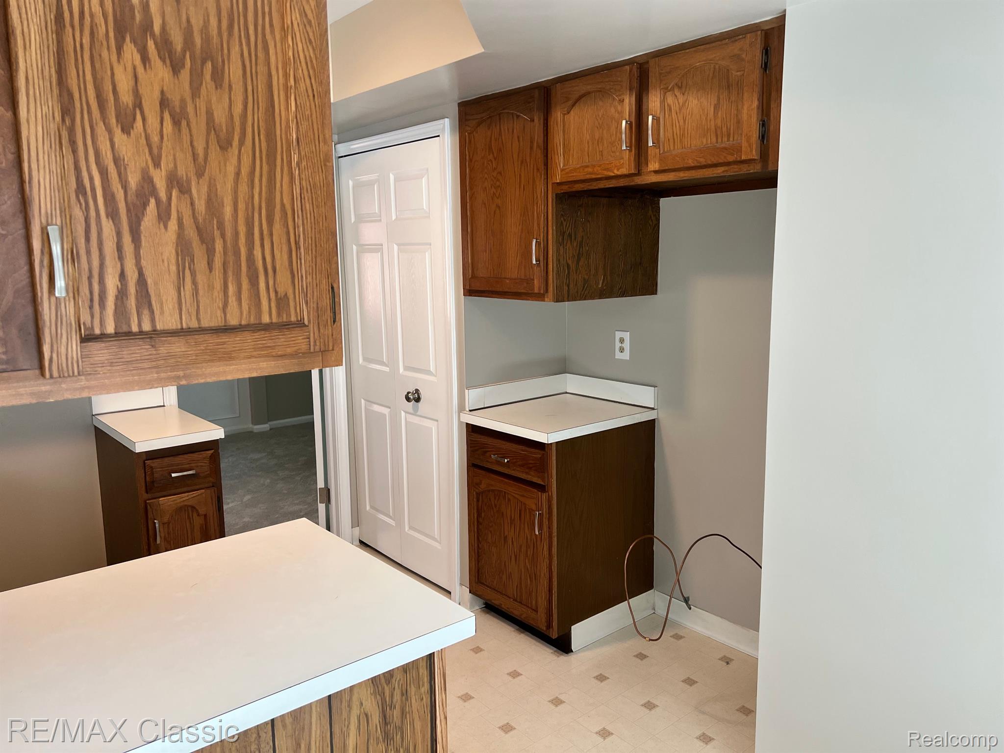 1953 Broadstone Road Grosse Pointe, MI 48236 - Photo 14 of 43