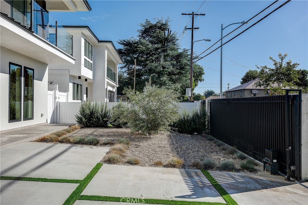 14931 Vose Street Van Nuys, CA 91405 - Photo 3 of 50