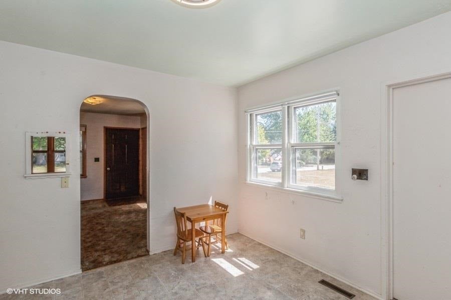 611 3rd Street Kalona, IA 52247 - Photo 9 of 20 Gallery Image 9