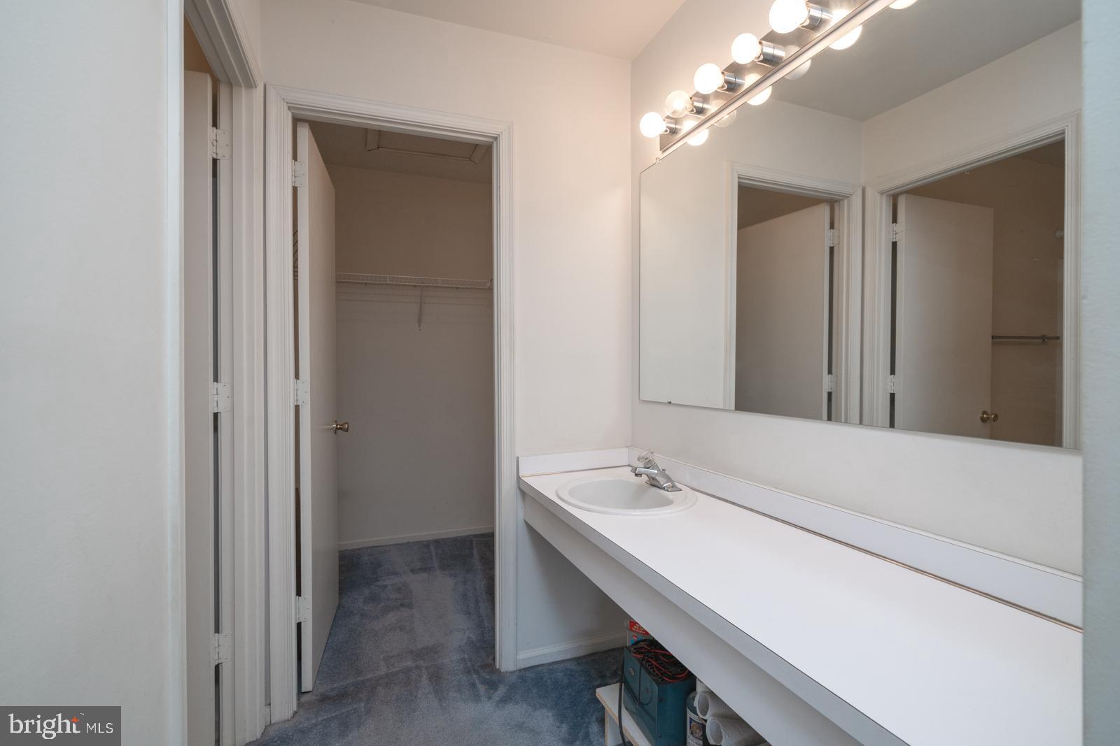 6 O Rourke Court Newark, DE 19702 - Photo 14 of 24 Master bathroom with entrance to walk-in closet