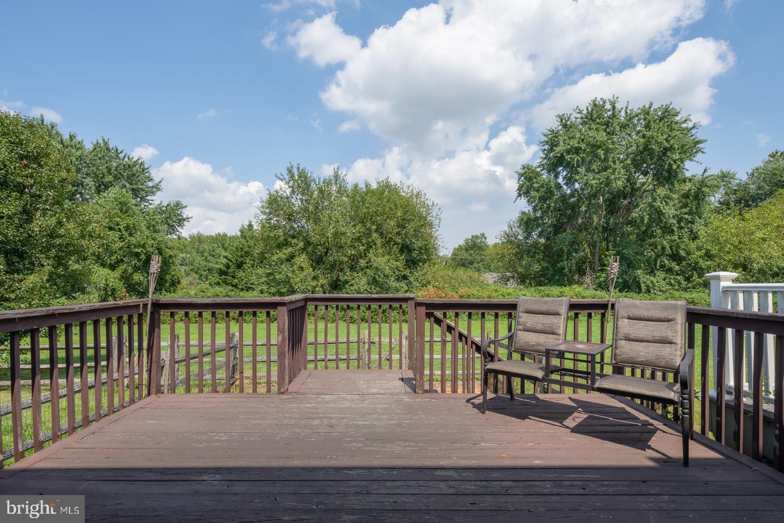 6 O Rourke Court Newark, DE 19702 - Photo 3 of 24 Deck with fenced in yard overlooking open space