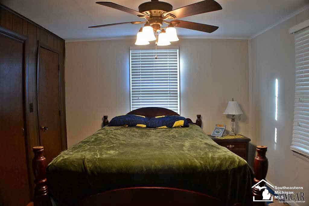 8400 Jackman Road Temperance, MI 48182 - Photo 5 of 12 21230034-4.JPG