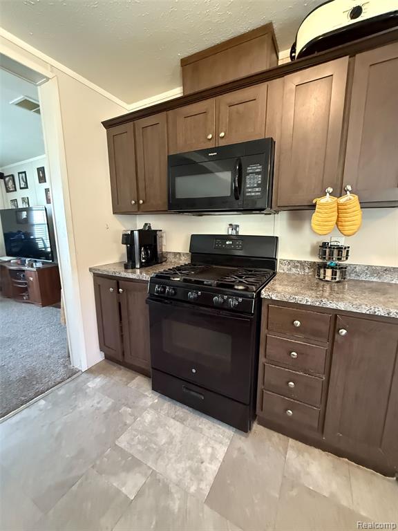 389 Rustic Lane North Belleville, MI 48111 - Photo 4 of 25