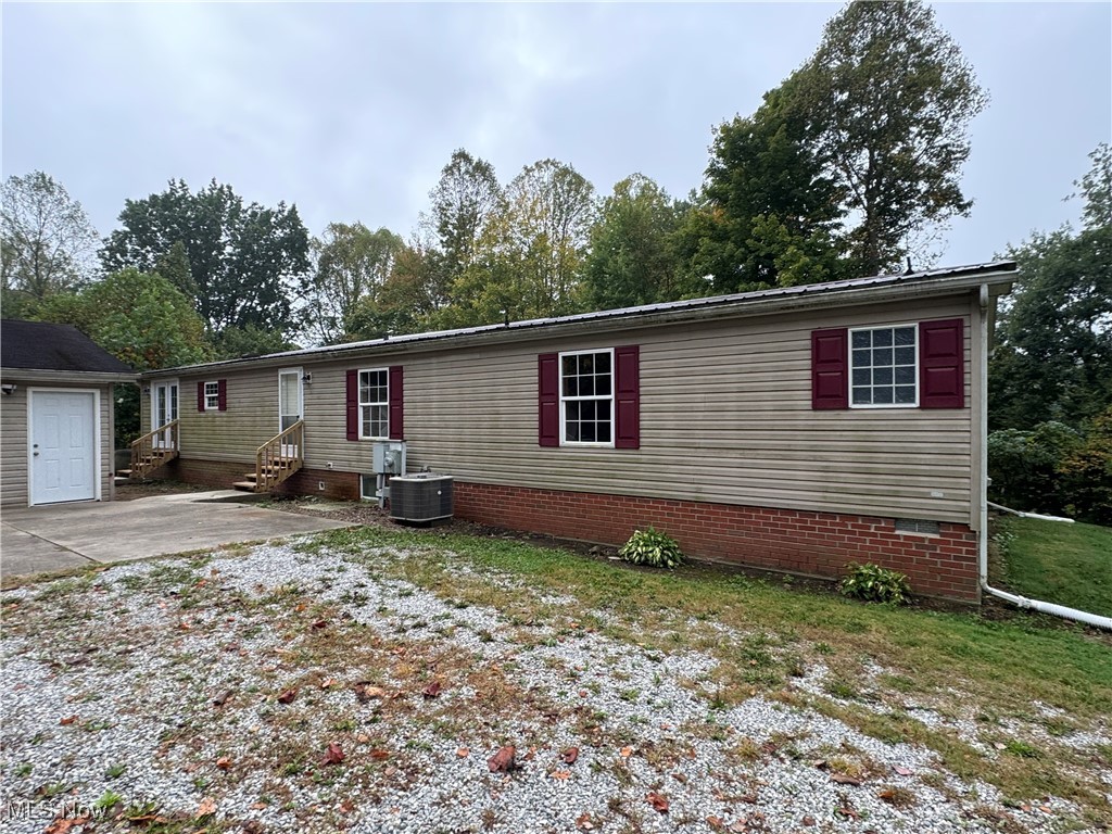 8366 Rochester Road East Rochester, OH 44625 - Photo 21 of 23