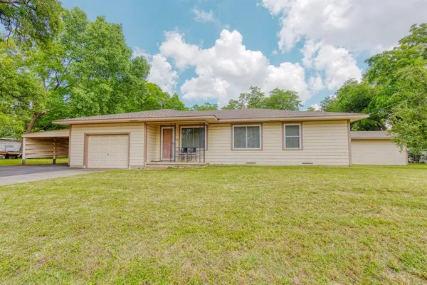 $229,000 | 308 West White Street, Pilot Point, TX 76258