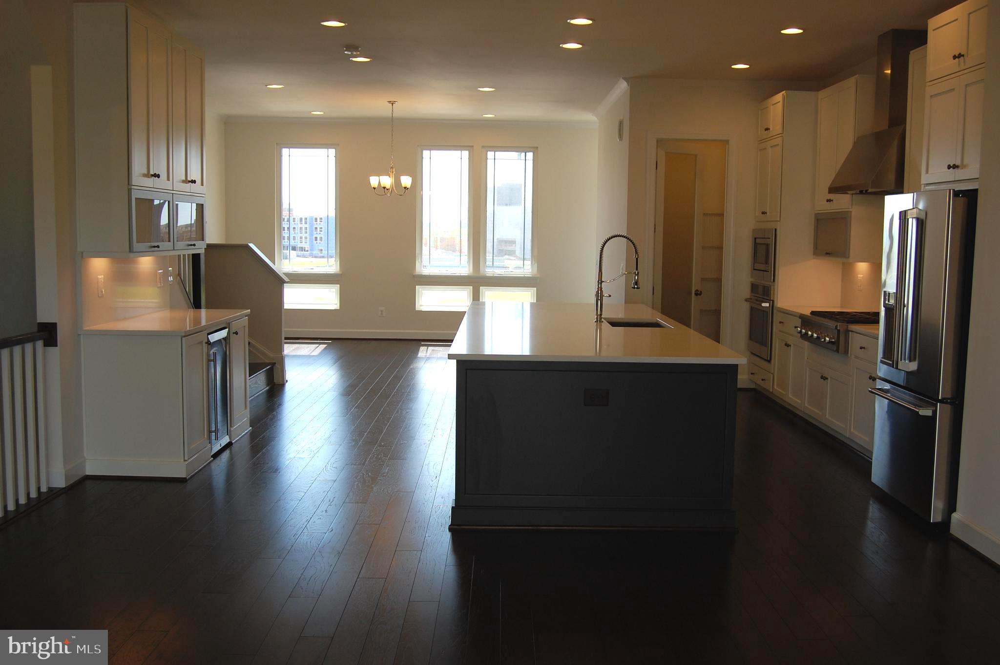 20265 Oak Bluff Drive Ashburn, VA 20147 - Photo 6 of 16