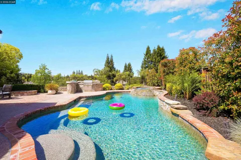 $2,439,000 | 1518 Colchester Street, Danville, CA 94506