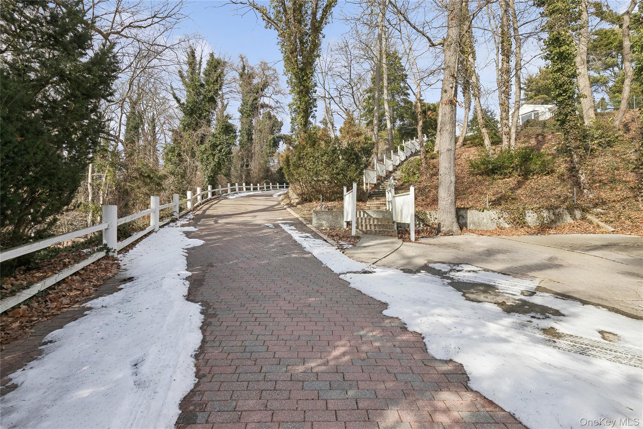 549 Woodbury Road Cold Spring Harbor, NY 11724 - Photo 13 of 49