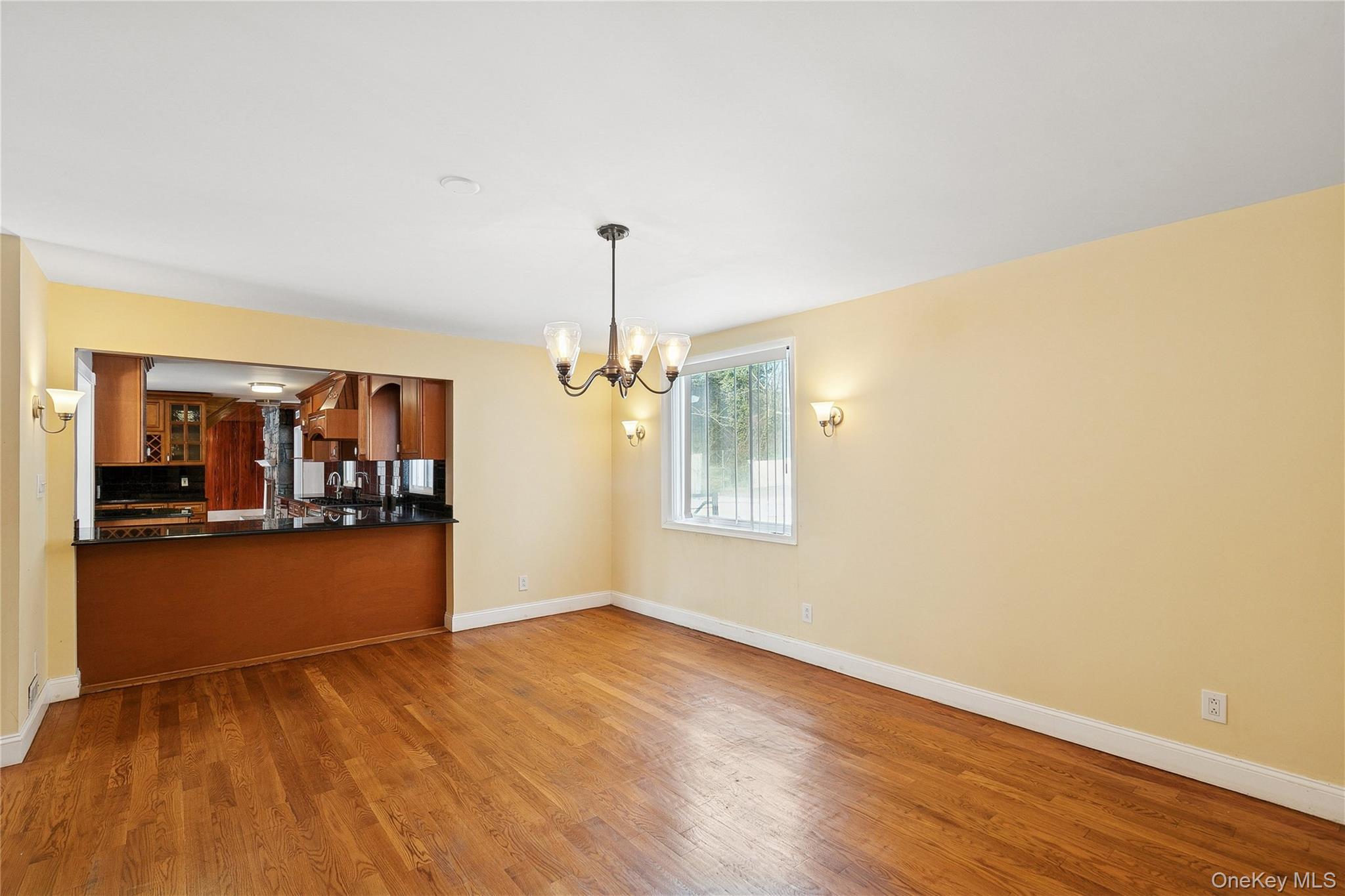 549 Woodbury Road Cold Spring Harbor, NY 11724 - Photo 22 of 47