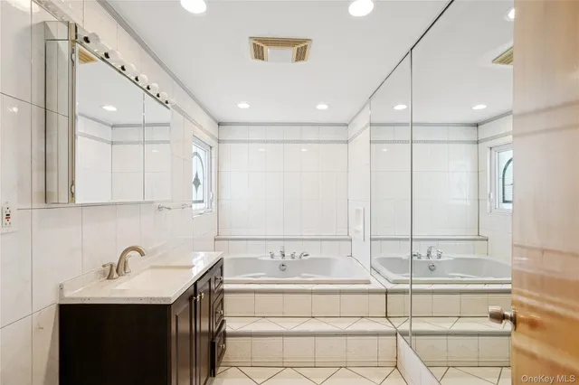 $1,399,000 | 549 Woodbury Road, Cold Spring Harbor, NY 11724