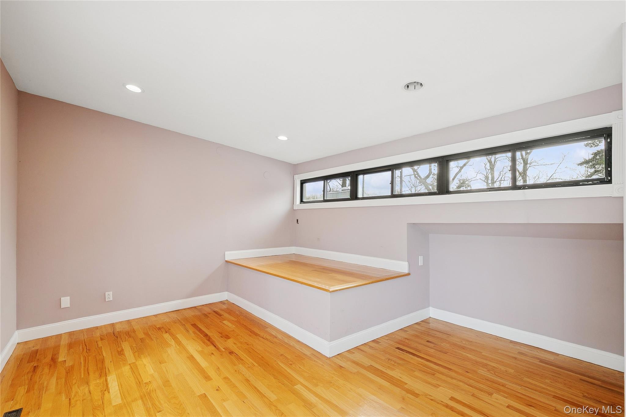 549 Woodbury Road Cold Spring Harbor, NY 11724 - Photo 36 of 47