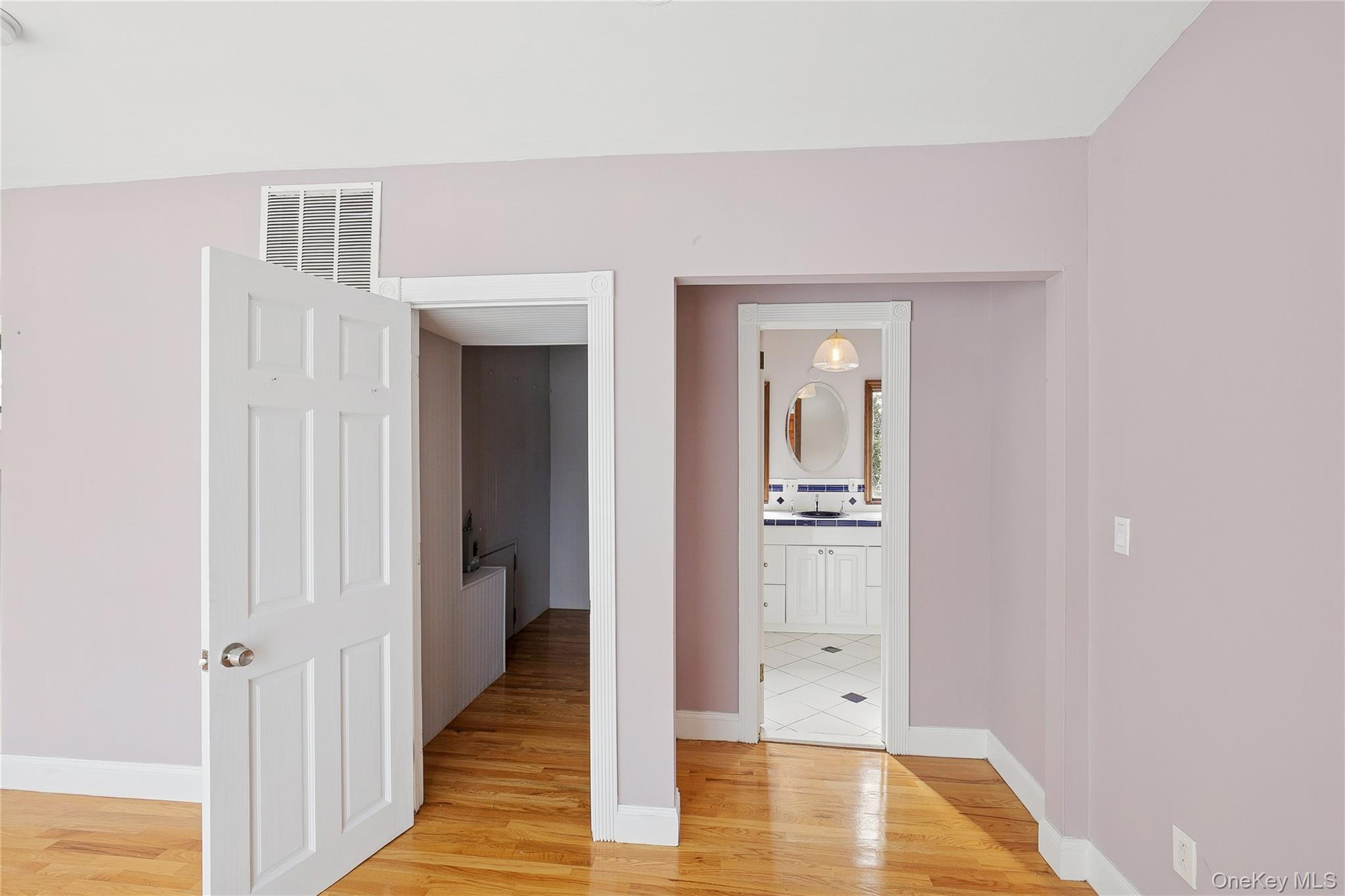 549 Woodbury Road Cold Spring Harbor, NY 11724 - Photo 37 of 47