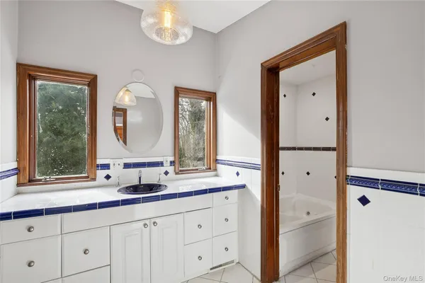 $1,299,000 | 549 Woodbury Road, Cold Spring Harbor, NY 11724