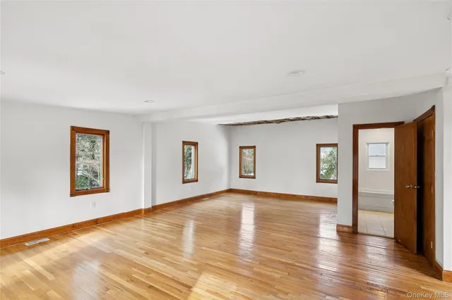 $1,399,000 | 549 Woodbury Road, Cold Spring Harbor, NY 11724