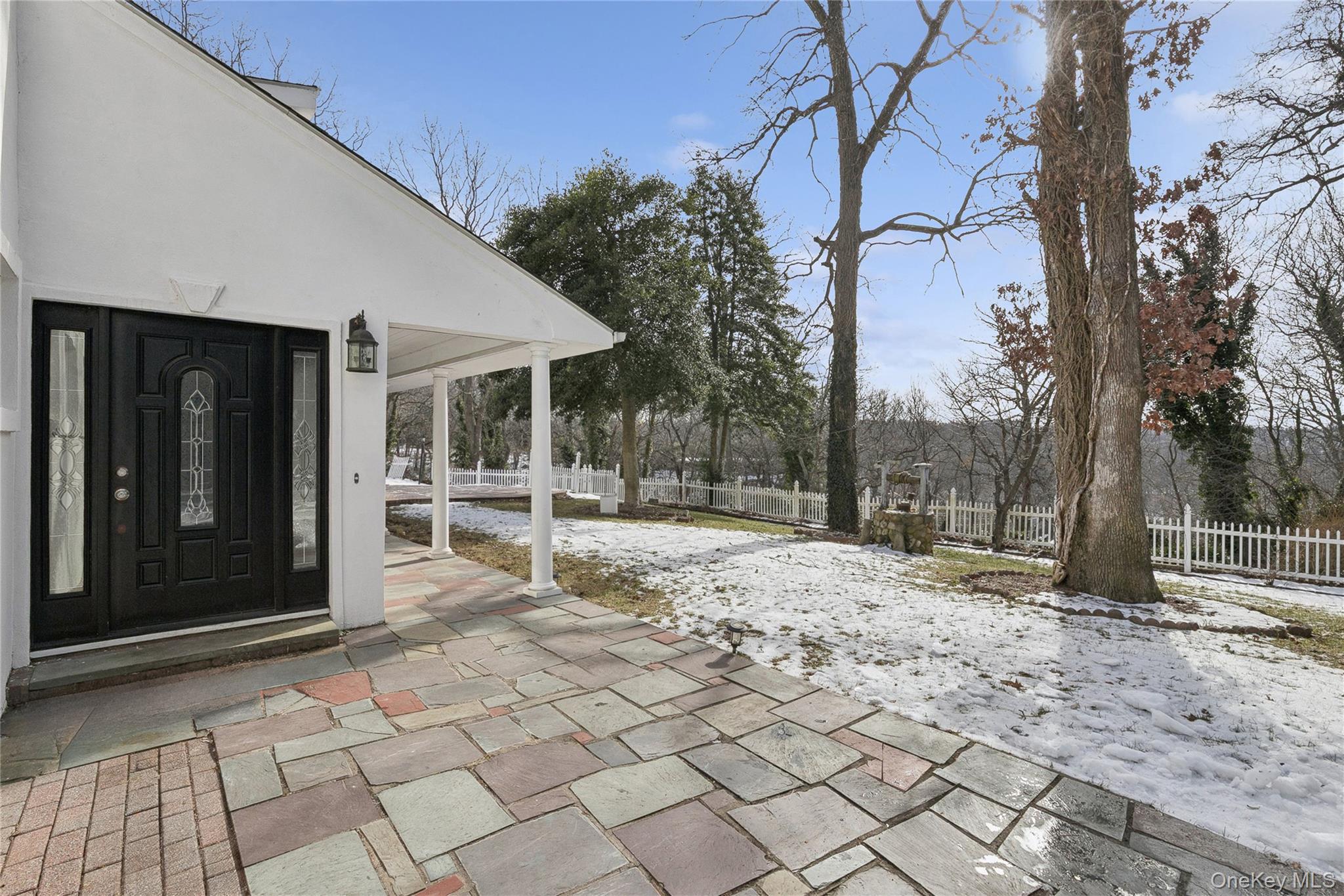 549 Woodbury Road Cold Spring Harbor, NY 11724 - Photo 10 of 49