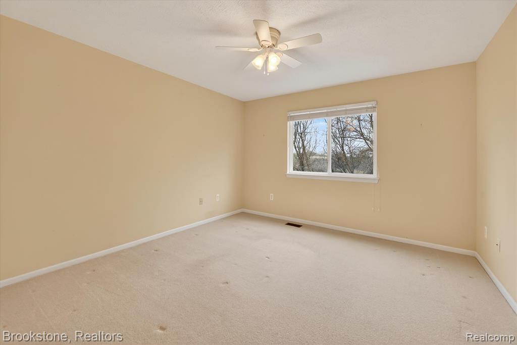986 Spirea, Unit 44 Howell, MI 48843 - Photo 30 of 49