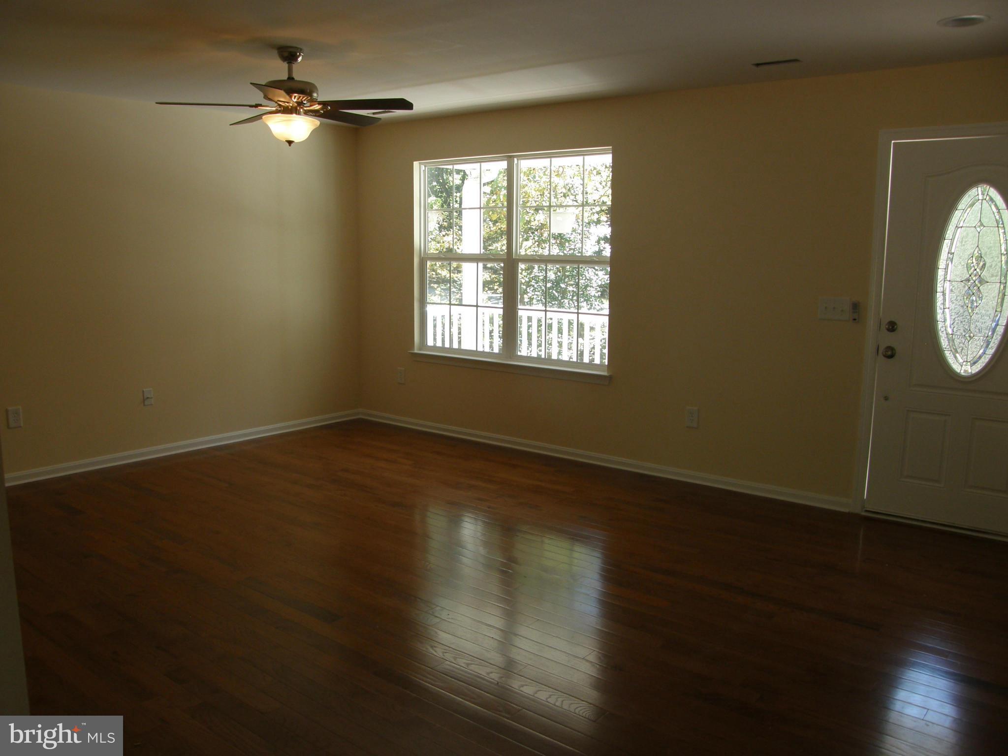720 Double Creek Point Road Chestertown, MD 21620 - Photo 14 of 28 Living Room