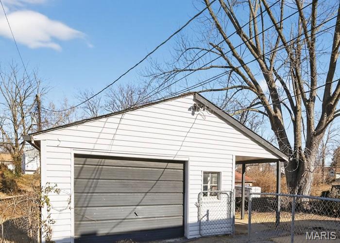 321 Caithness Road St. Louis, MO 63137 - Photo 9 of 22