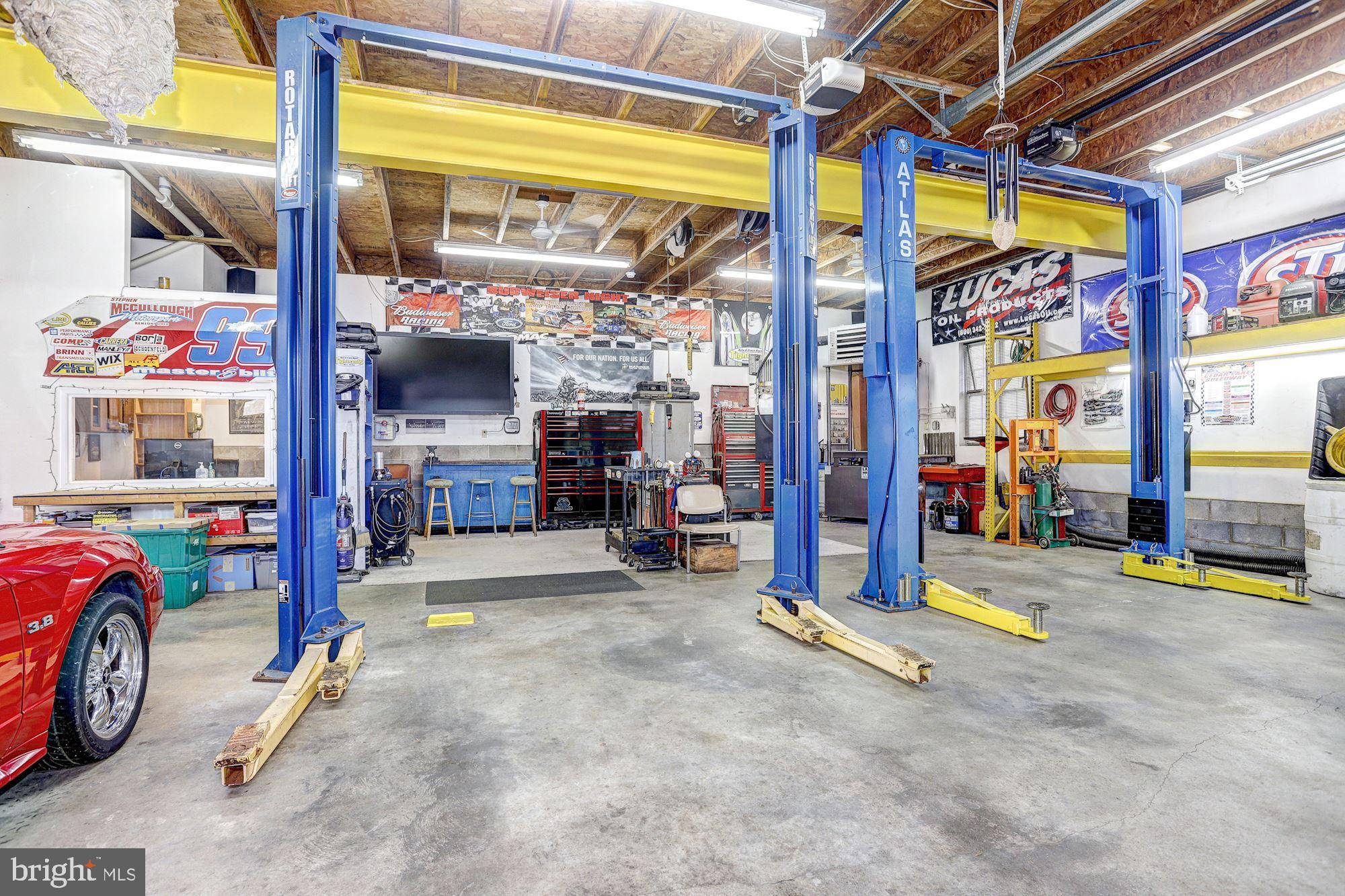 697 Mesquite Road Severn, MD 21144 - Photo 3 of 43 Detached Garage Workshop Lifts