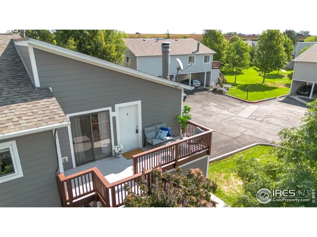 a black and white photo of a house