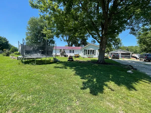 $69,900 | 215 Jefferson Street, Metcalf, IL 61940