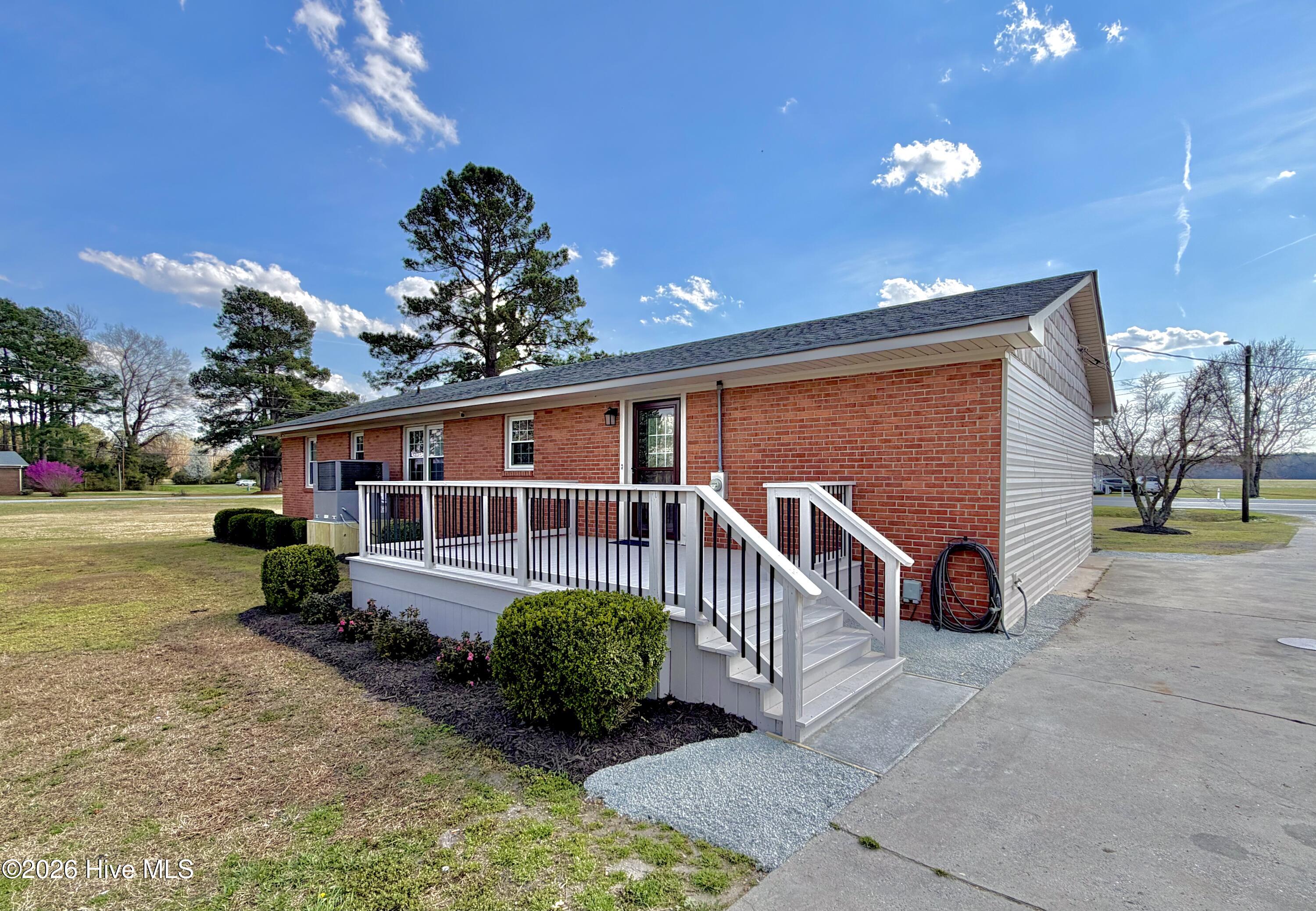 216 Collier-Loftin Road Kinston, NC 28504 - Photo 7 of 76 IMG_5256