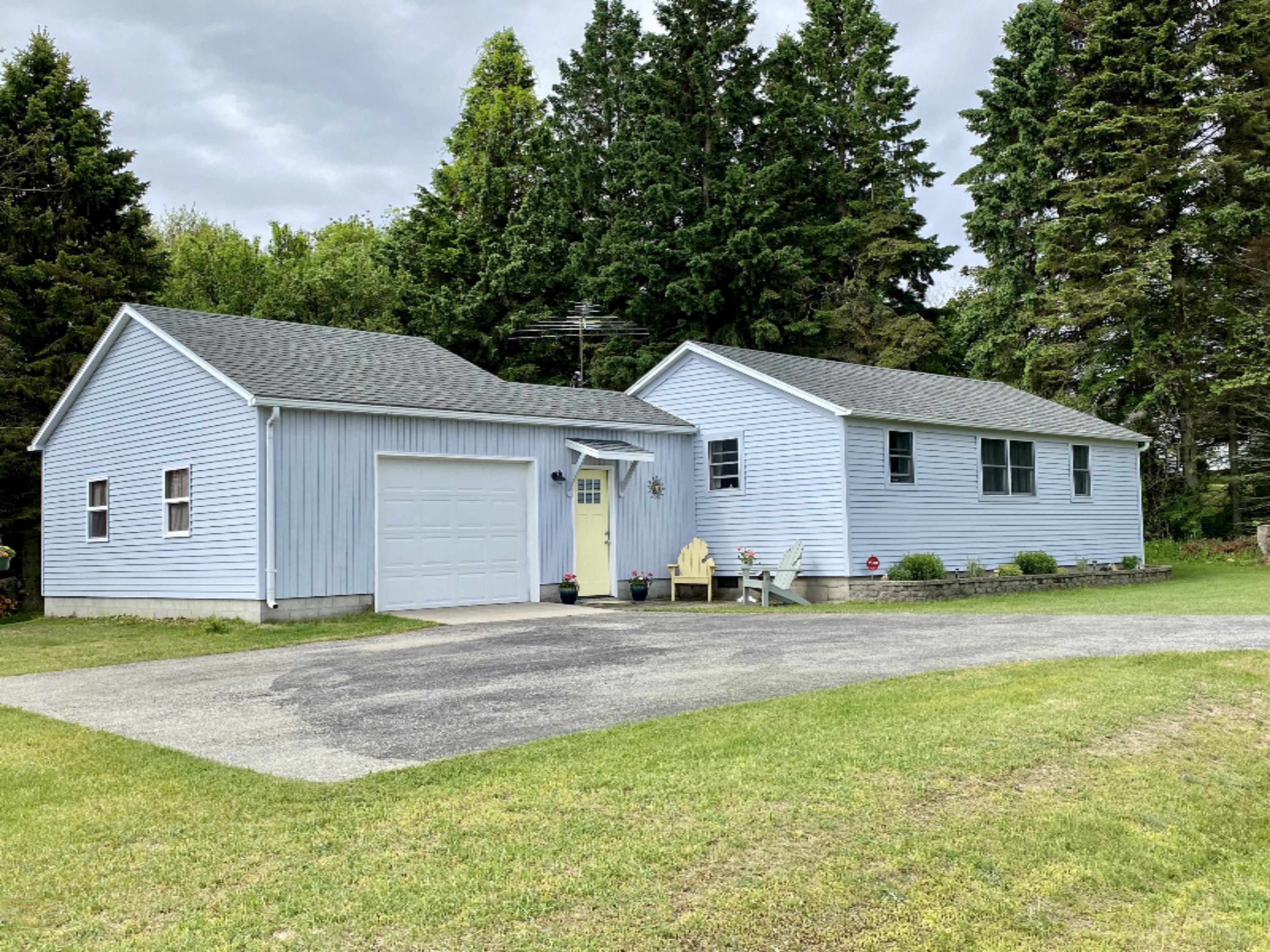 6219 Iris Road Ludington, MI 49431 - Photo 1 of 79 Front View