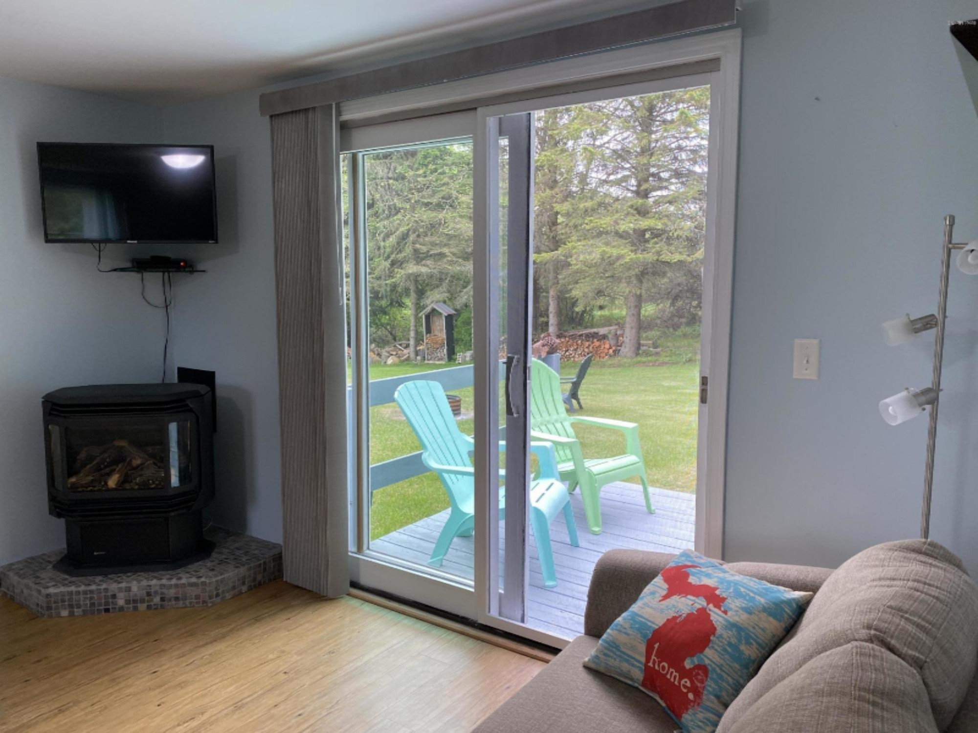 6219 Iris Road Ludington, MI 49431 - Photo 23 of 79 Living to Deck