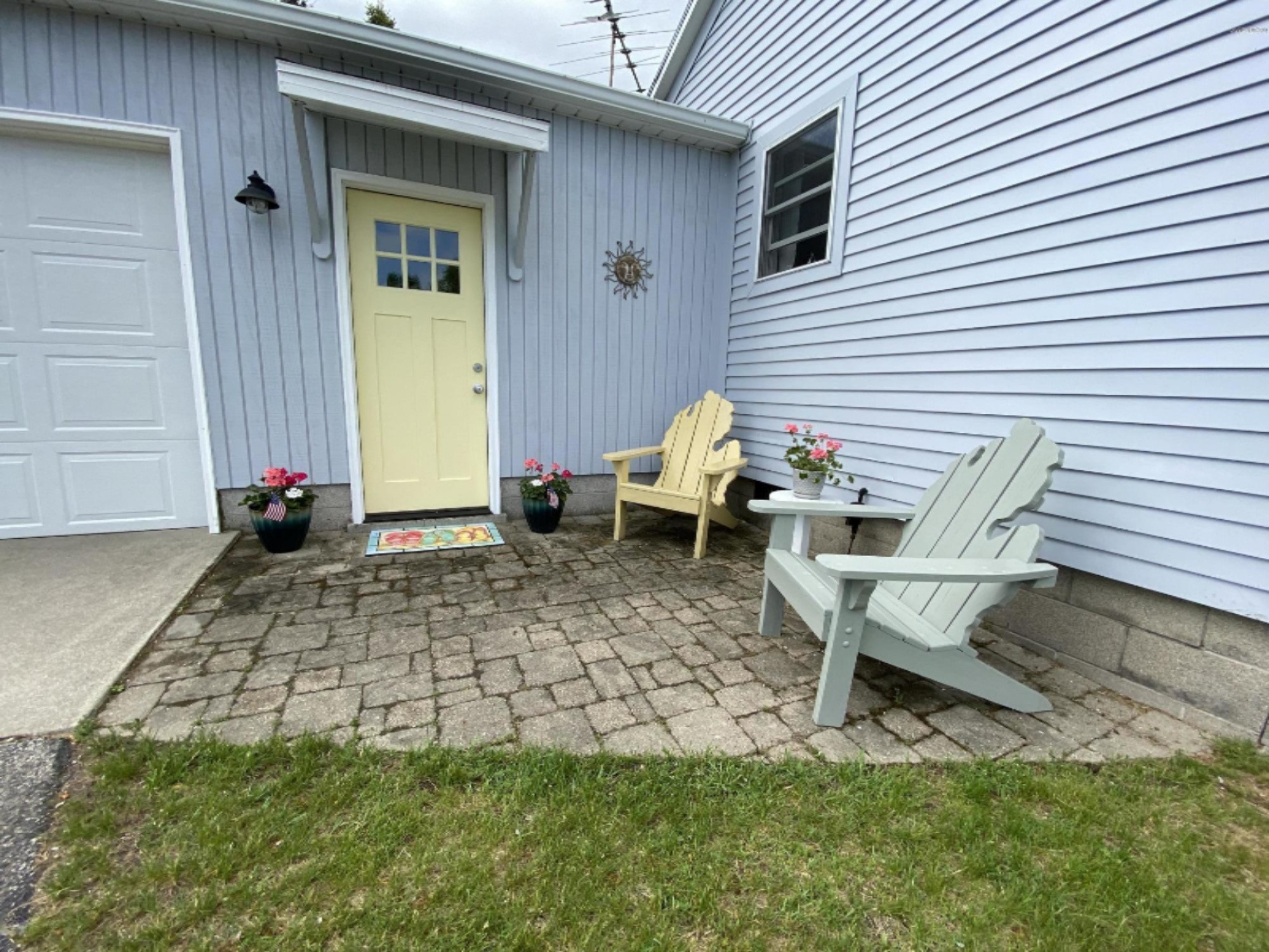 6219 Iris Road Ludington, MI 49431 - Photo 39 of 79 Front Entry