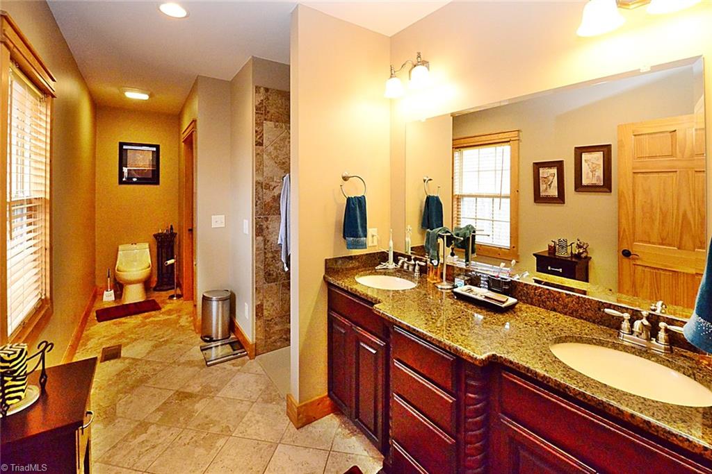 405 Matthews Road Pilot Mountain, NC 27041 - Photo 15 of 32 Gallery Image 15
