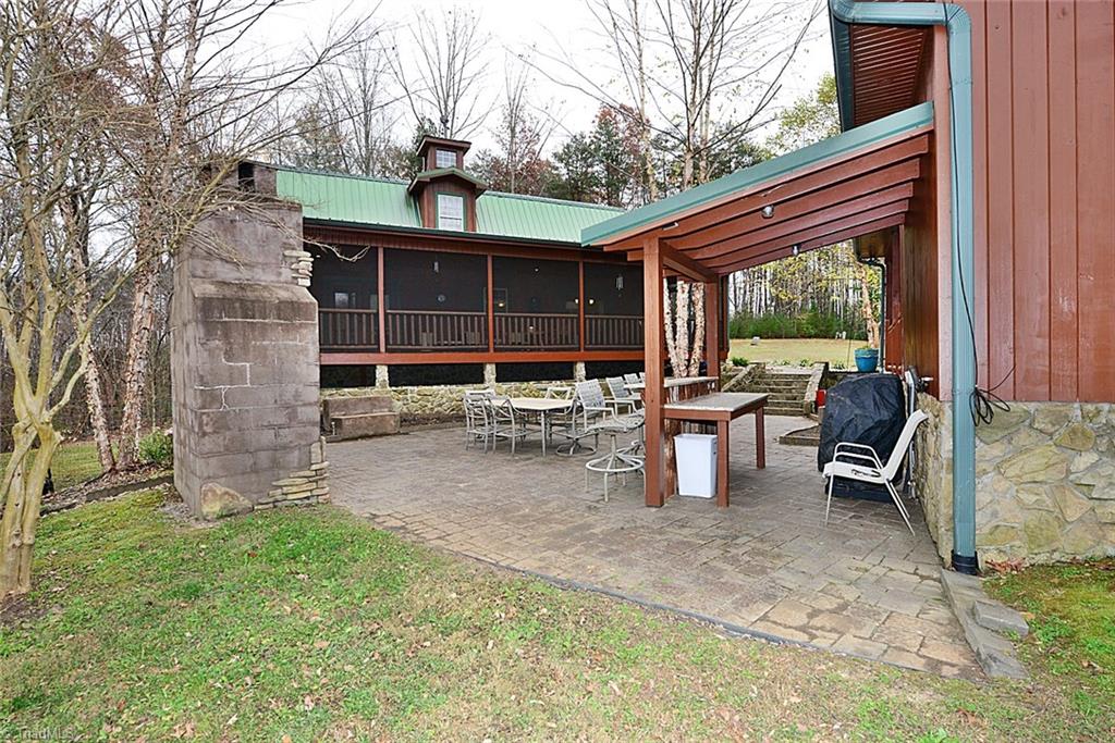 405 Matthews Road Pilot Mountain, NC 27041 - Photo 24 of 32 Gallery Image 24