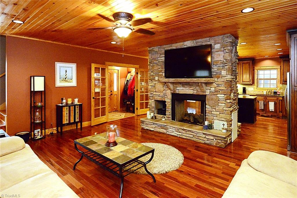 405 Matthews Road Pilot Mountain, NC 27041 - Photo 9 of 32 Gallery Image 9