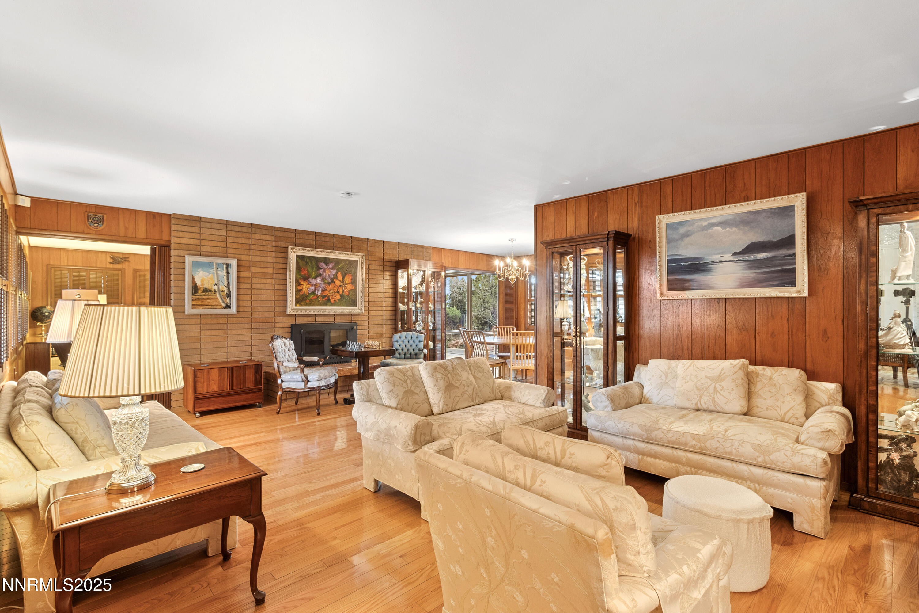 1885 Solari Drive Reno, NV 89509 - Photo 13 of 52 a living room with furniture and a table