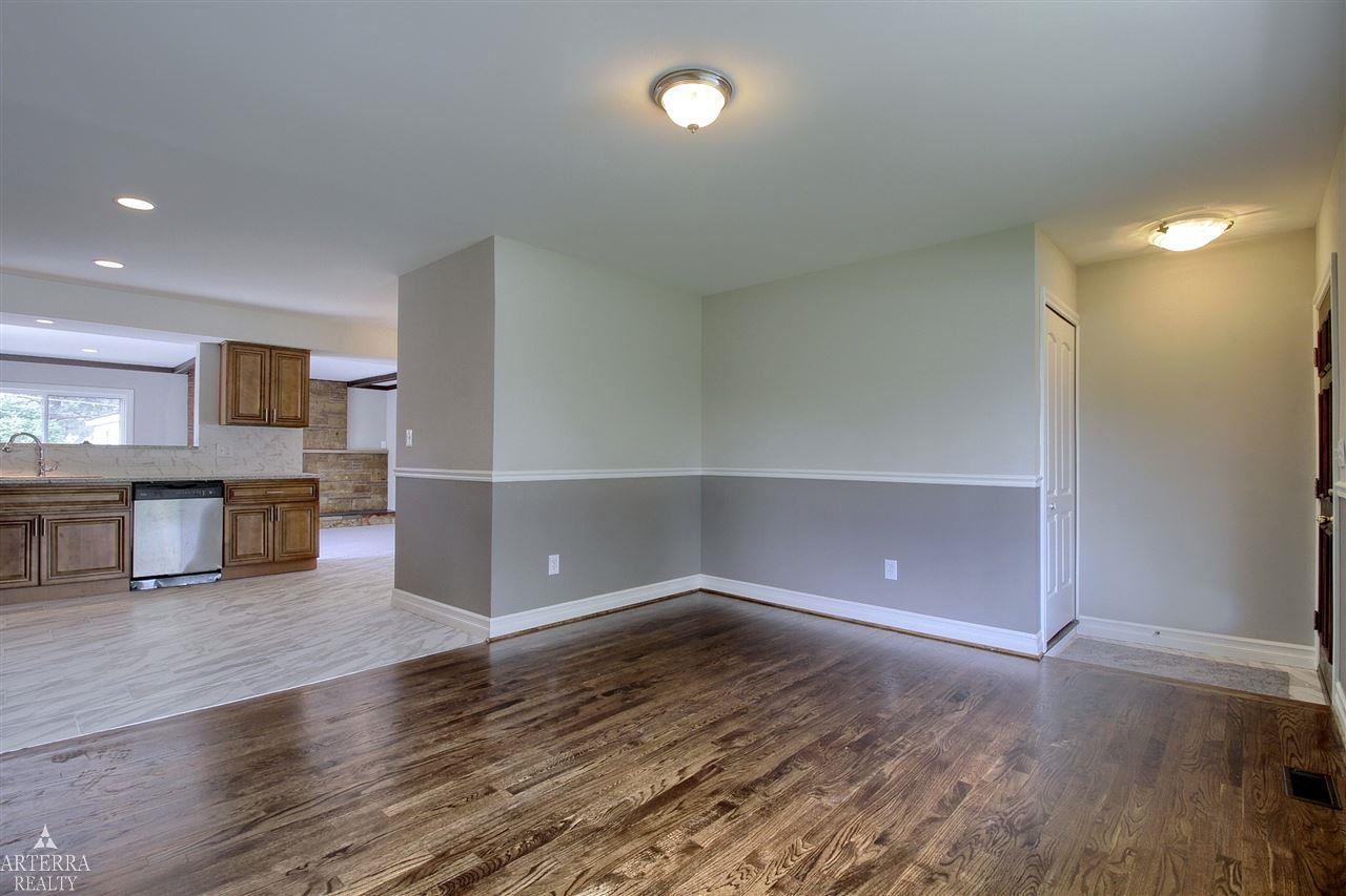 30323 Hayes Road Warren, MI 48088 - Photo 4 of 29 31320892-3.JPG