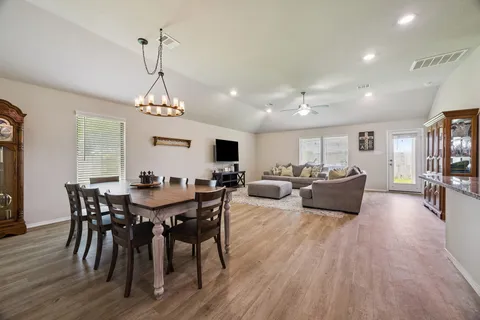 $299,000 | 1185 Colt Creek Court, Alvin, TX 77511