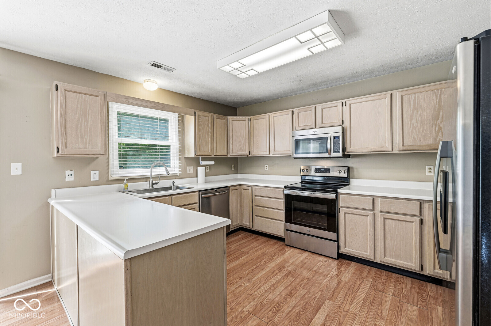 7701 Garrick Street Fishers, IN 46038 - Photo 10 of 37