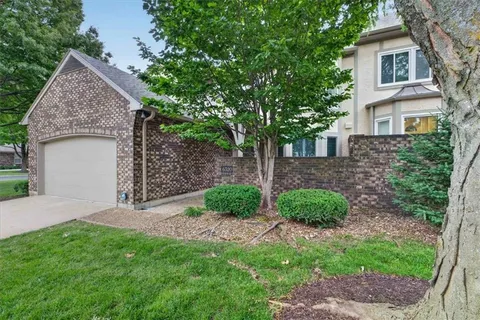 $725,000 | 6320 Kennett Place, Mission, KS 66202
