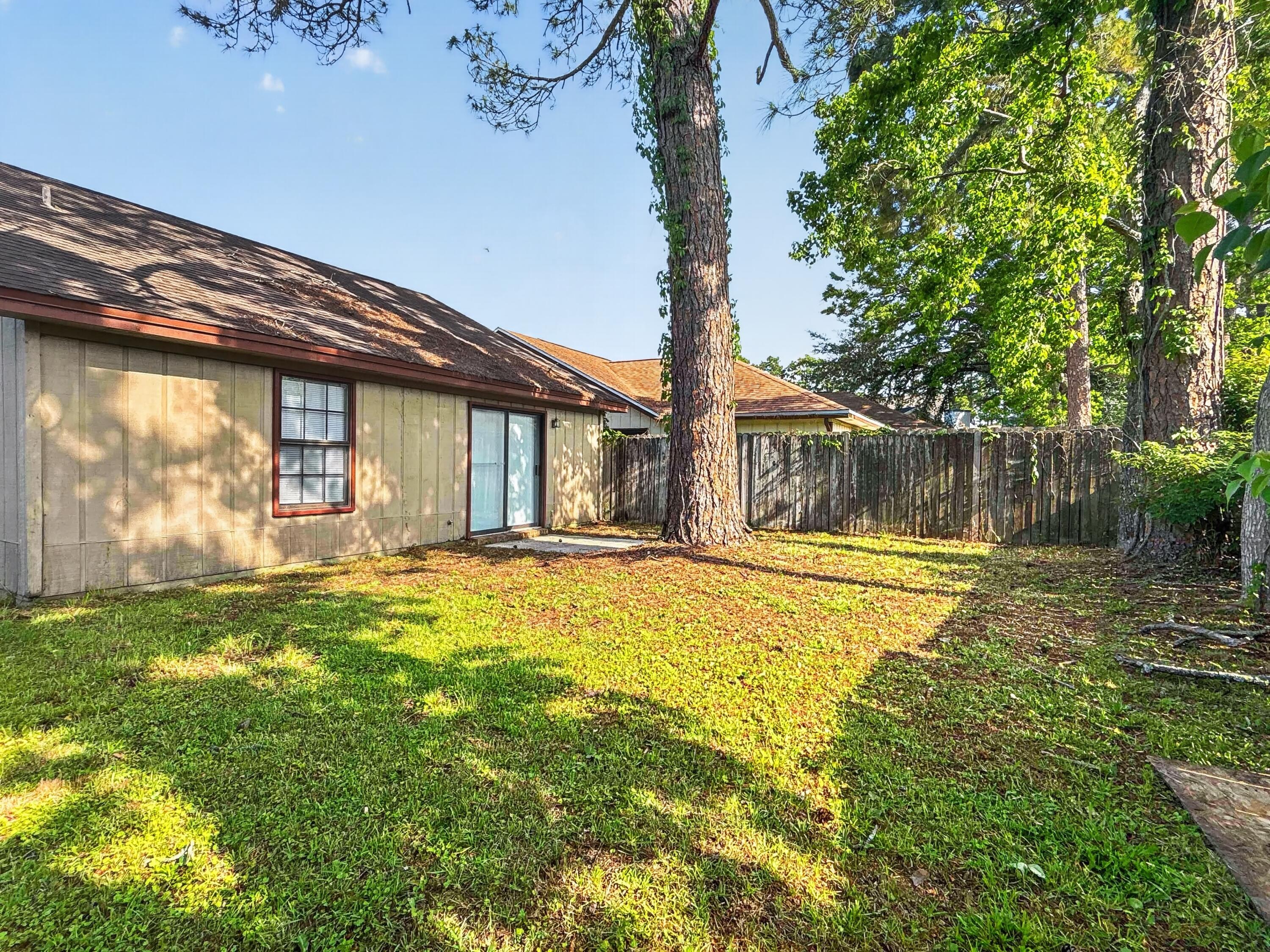 1825 Hunters Path Fort Walton Beach, FL 32547 - Photo 12 of 13 1825-Hunters-Path_exterior-backyard-2_5