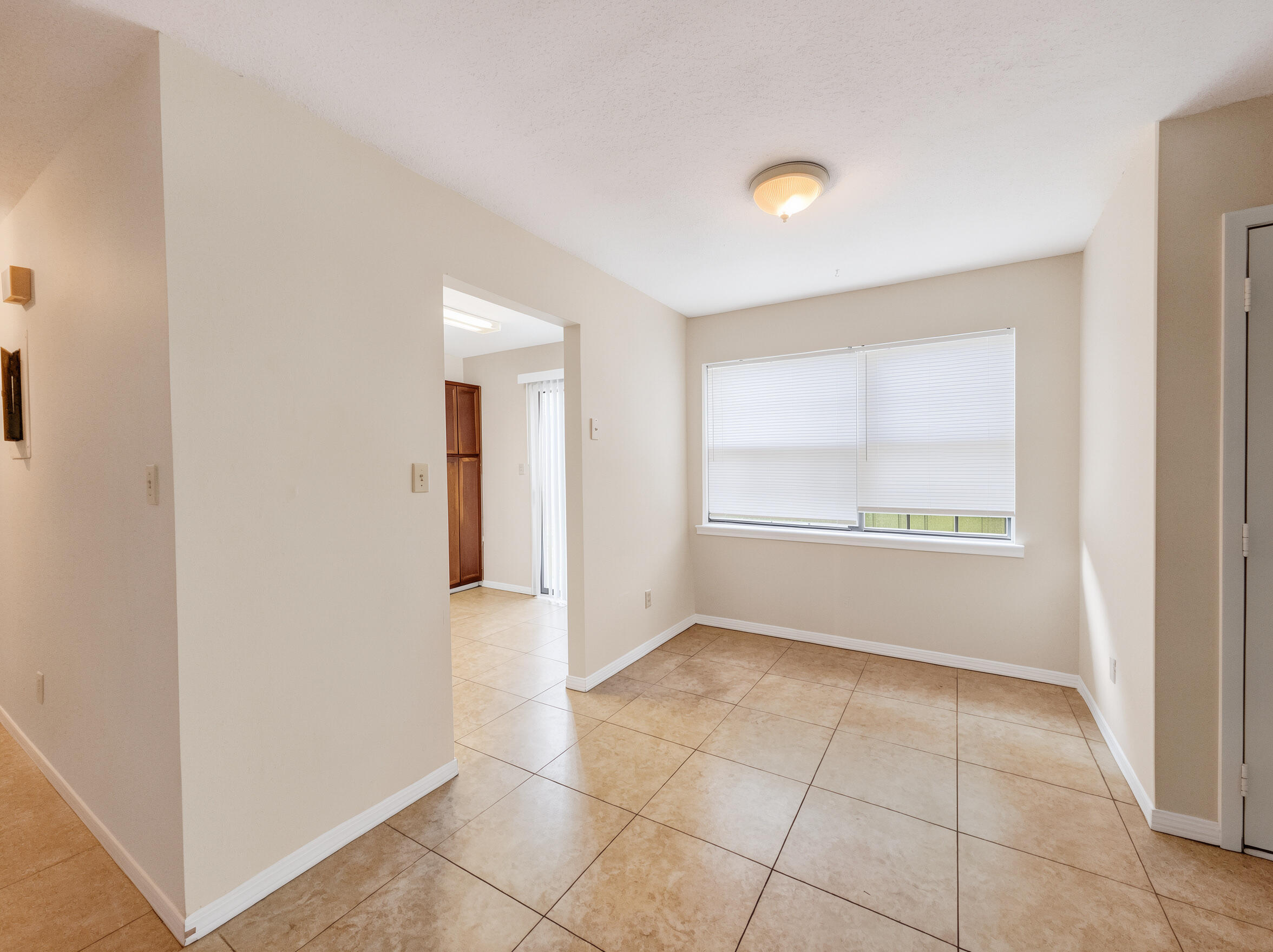1825 Hunters Path Fort Walton Beach, FL 32547 - Photo 3 of 13 1825-Hunters-Path_interior-kitchen-1_3