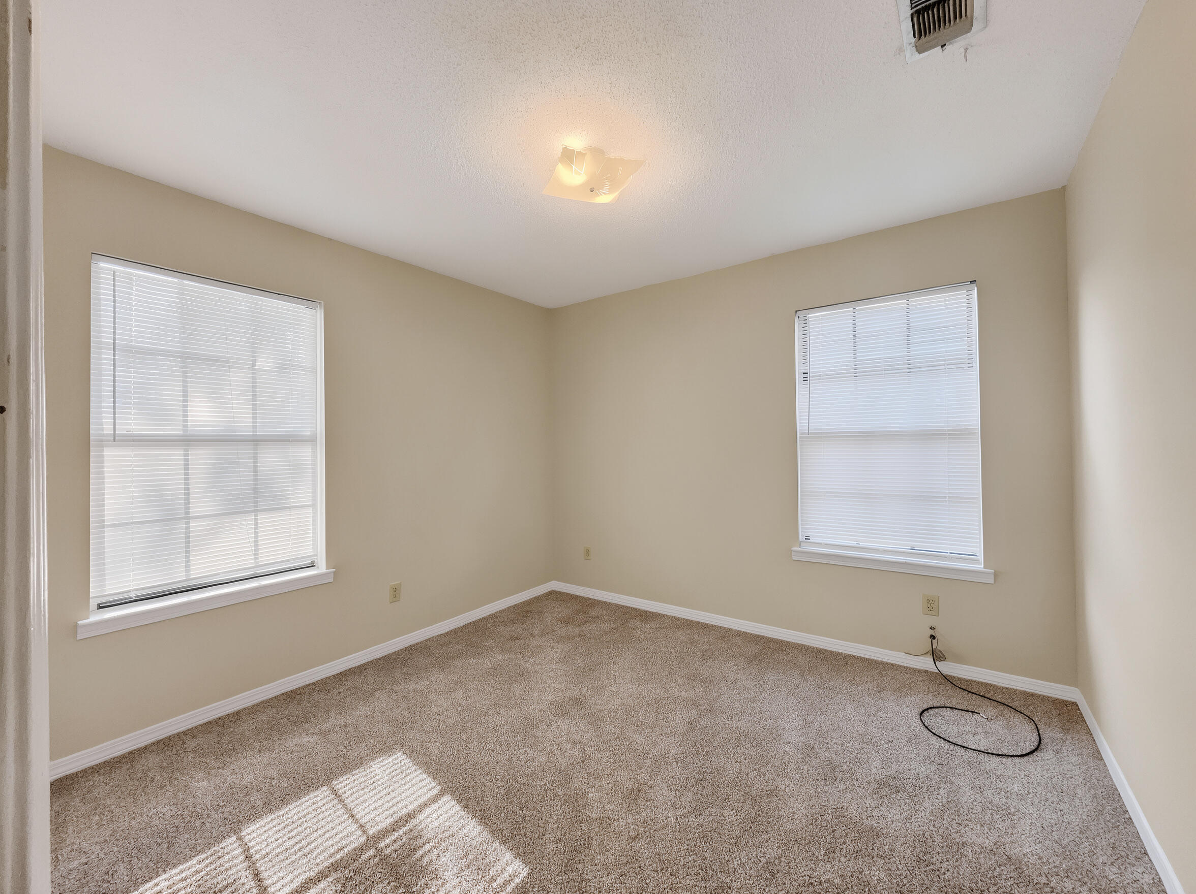 1825 Hunters Path Fort Walton Beach, FL 32547 - Photo 9 of 13 1825-Hunters-Path_interior-primary-bedro