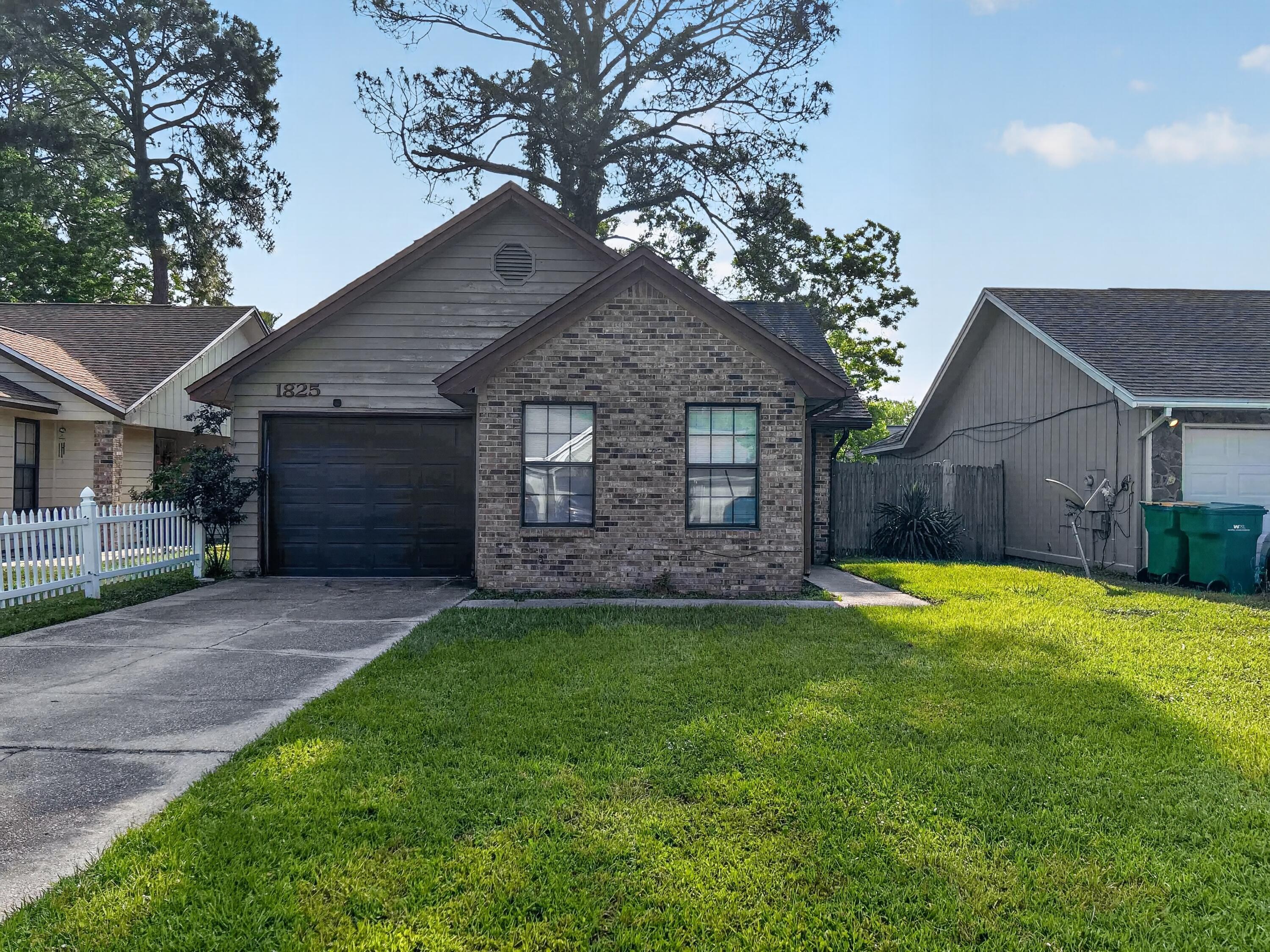 1825 Hunters Path Fort Walton Beach, FL 32547 - Photo 10 of 13 1825-Hunters-Path_exterior-front-of-hous
