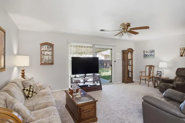 $399,900 | 647 Ward Avenue, Patterson, CA 95363