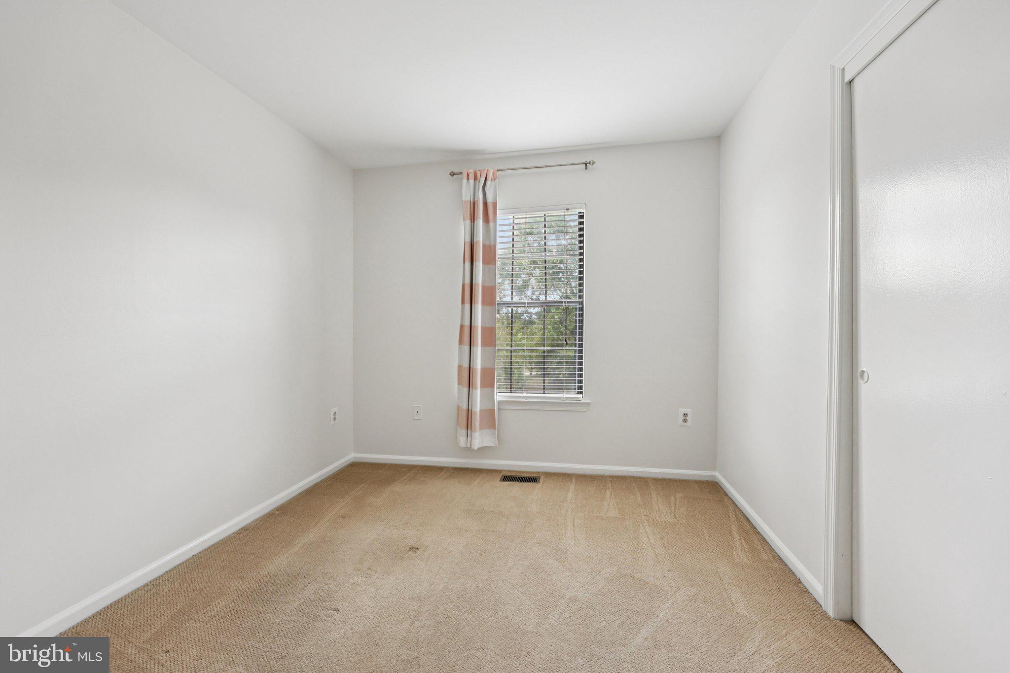 2 Berkeley Court Sterling, VA 20165 - Photo 17 of 46 an empty room with a window