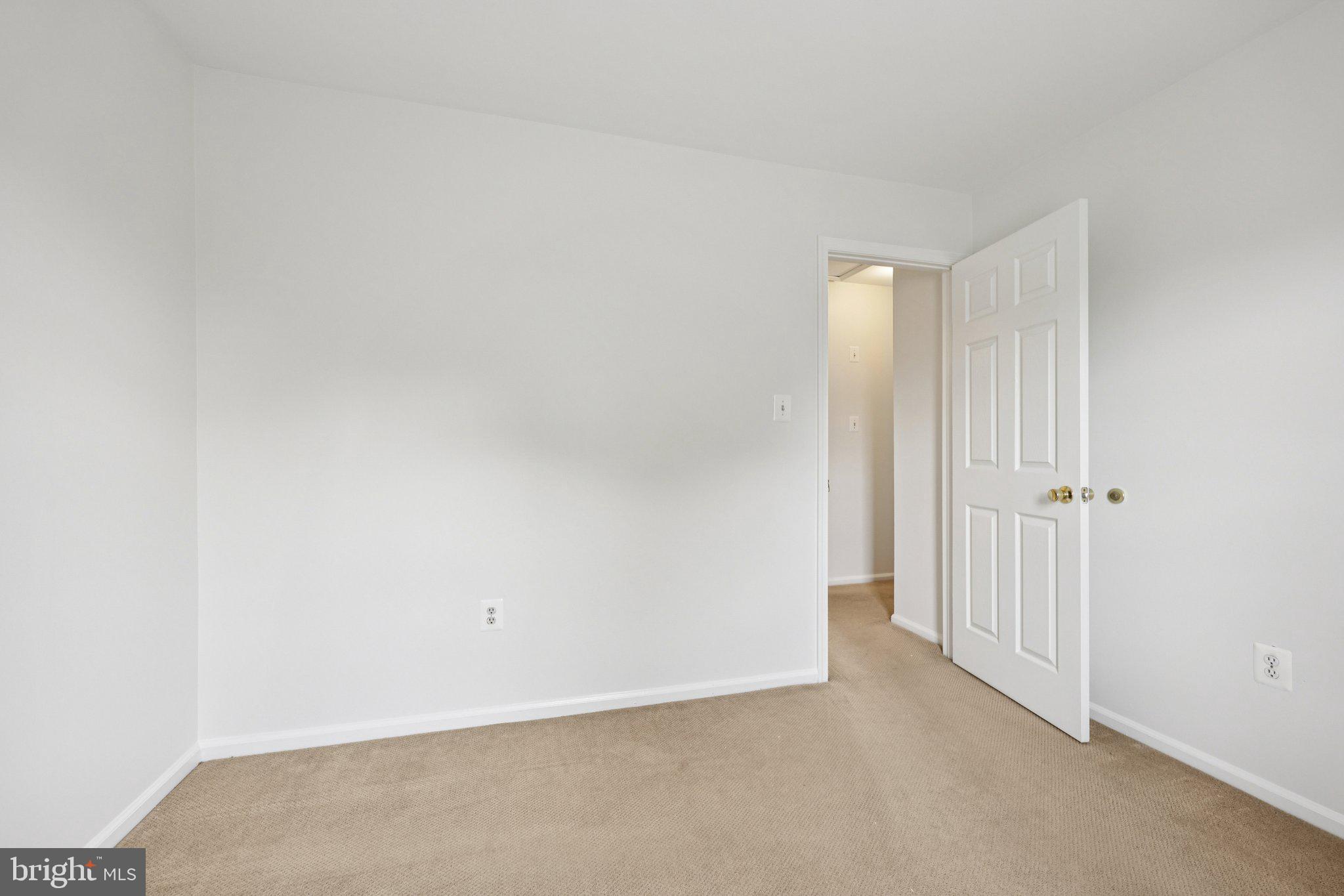 2 Berkeley Court Sterling, VA 20165 - Photo 20 of 46 a view of an empty room