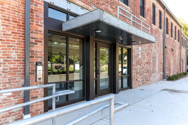 $1,950 | 400 North River Street, Unit 305, Ypsilanti, MI 48198