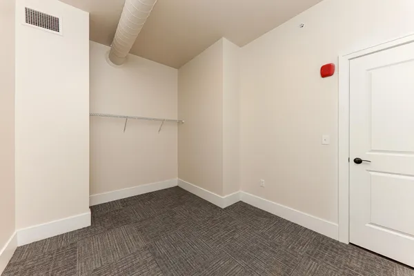 $1,950 | 400 North River Street, Unit 305, Ypsilanti, MI 48198